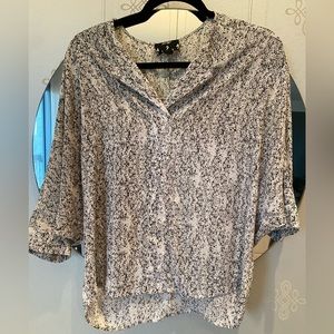 Blouse fits S-XS